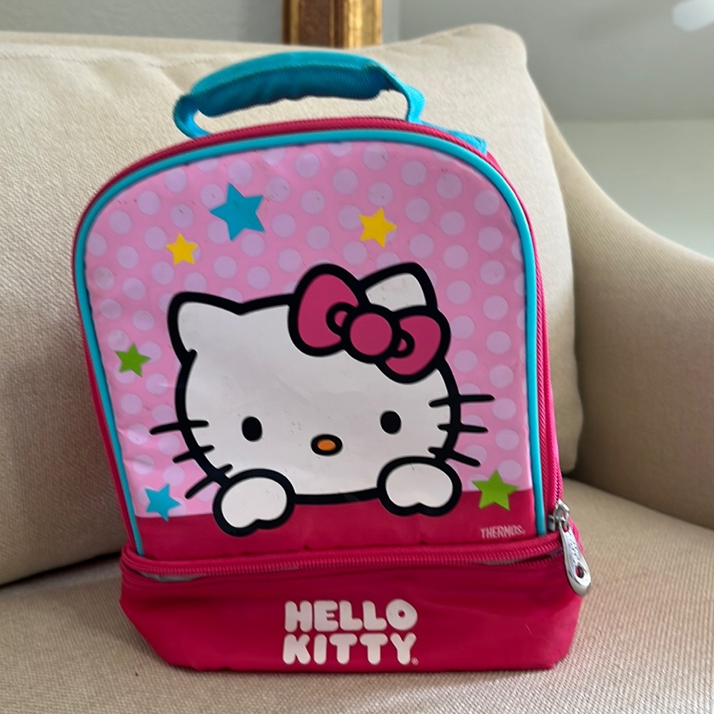 Hello Kitty small lunch box. Thermos brand. Great for preschoolers to adults!